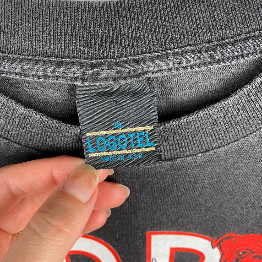 Vintage 90s Red Dog Football Graphic Tee - Picture 4 of 5